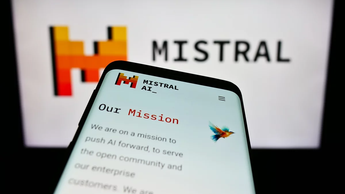 Mistral AI lance Le Chat, l’IA conversationnelle française